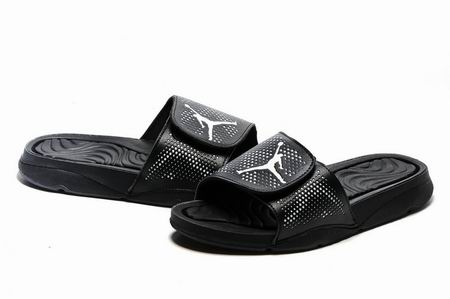 Jordan Hydro V Retro slippers black